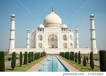 The beautiful scenery of the Taj Mahal, a place you should visit at least once in your life. 115852682