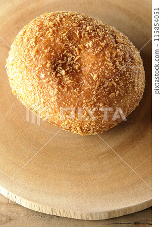 Curry bread   115854051