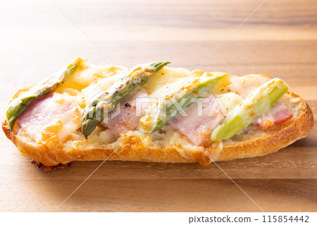 Delicious bacon asparagus cheese bread Delicious bacon asparagus cheese bread 115854442