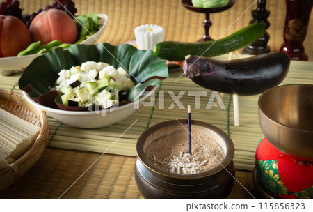 Spirit shelf, tray, decoration, spirit horse and spirit cow, ancestor memorial service, spirit horse made of cucumber, spirit cow made of eggplant, offering 115856323