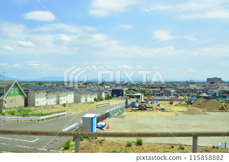 從JR東日本越後線越後赤塚站到新潟站的車窗看到的景色（2022年夏季） 115858882
