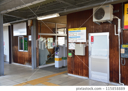 從JR東日本越後線越後赤塚站到新潟站的車窗看到的景色（2022年夏季） 115858889