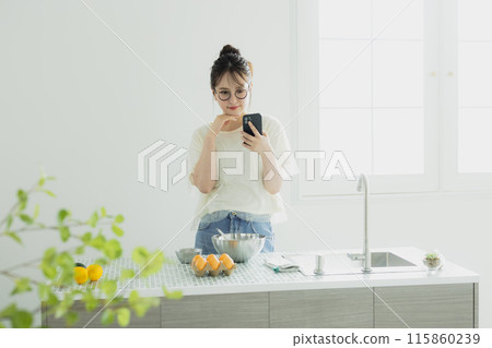 廚房裡的女人 廚房裡的女人 115860239