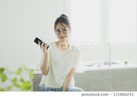 廚房裡的女人 115860241