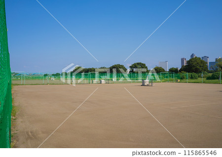 Scenery of a ground along the Tama River in Tokyo, Japan 115865546