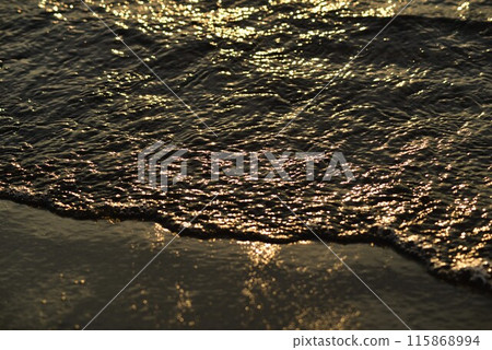 Shining water surface Shining water surface 115868994