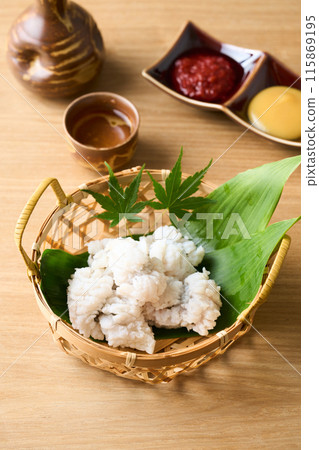 Conger eel served in a basket 115869195
