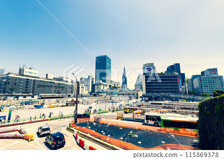 東京再開發 新宿站西口拆除工程 2024.06 b-4 強調暖色和冷色 115869378