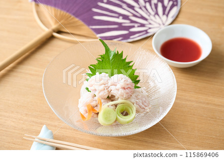 Hamo no otoshi served in a glass dish 115869406