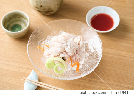 Hamo no otoshi served in a glass dish 115869413