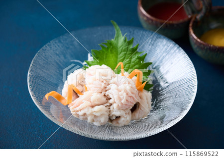 Hamo no otoshi served in a glass dish 115869522