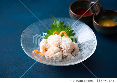 海鰻海鰻滴在玻璃碗中 115869523