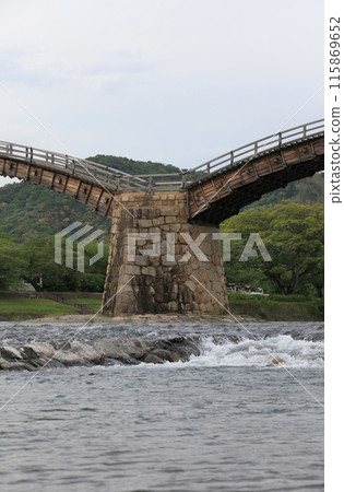 Stonework of Kintai Bridge, sturdy spindle-shaped abutment (downstream side) Stonework of Kintai Bridge, sturdy spindle-shaped abutment (downstream side) 115869652