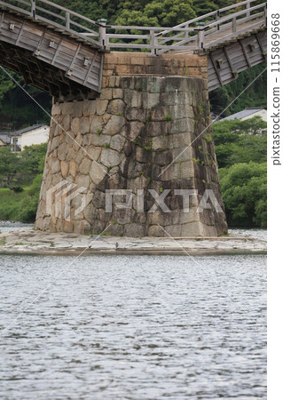 Stonework of Kintai Bridge, sturdy spindle-shaped abutment (upstream side) Stonework of Kintai Bridge, sturdy spindle-shaped abutment (upstream side) 115869668