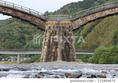 Stonework of Kintai Bridge, sturdy spindle-shaped abutment (downstream side) Stonework of Kintai Bridge, sturdy spindle-shaped abutment (downstream side) 115869679