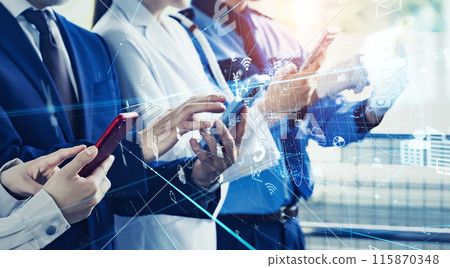 Smartphone users and digital networks 115870348