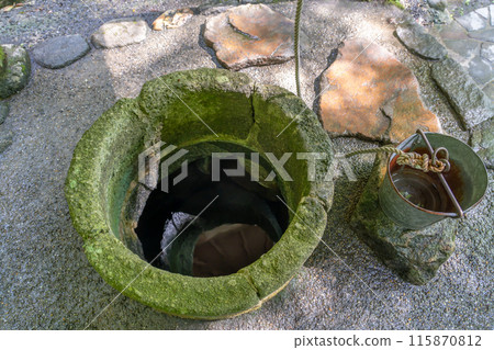 奈良縣飛鳥村岡寺的瑠璃井和鶴部 奈良縣飛鳥村岡寺的瑠璃井和鶴部 115870812