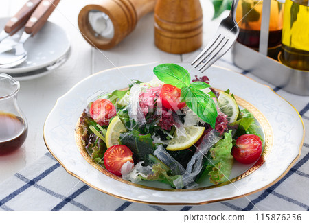 Healthy seaweed salad (with 5 kinds of seaweed, white wood ear mushroom, and konjac agar) 115876256