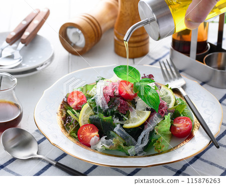 Healthy seaweed salad (with 5 kinds of seaweed, white wood ear mushroom, and konjac agar) 115876263