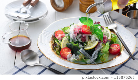 Healthy seaweed salad (with 5 kinds of seaweed, white wood ear mushroom, and konjac agar) Healthy seaweed salad (with 5 kinds of seaweed, white wood ear mushroom, and konjac agar) 115876265
