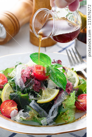 Healthy seaweed salad (with 5 kinds of seaweed, white wood ear mushroom, and konjac agar) Healthy seaweed salad (with 5 kinds of seaweed, white wood ear mushroom, and konjac agar) 115876272