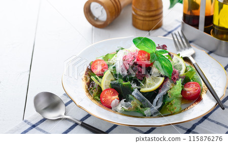 Healthy seaweed salad (with 5 kinds of seaweed, white wood ear mushroom, and konjac agar) 115876276
