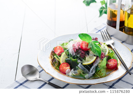 Healthy seaweed salad (with 5 kinds of seaweed, white wood ear mushroom, and konjac agar) 115876280