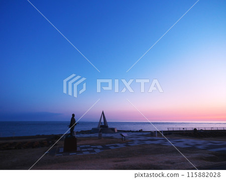 Cape Soya in early spring: Monument at the northernmost point of Japan and statue of Mamiya Rinzo at dawn 115882028