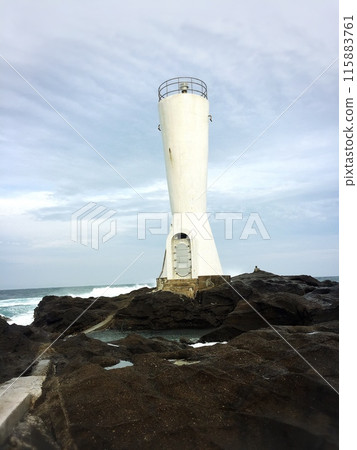 城島東邊邊緣的淺崎燈塔 城島東邊邊緣的淺崎燈塔 115883761