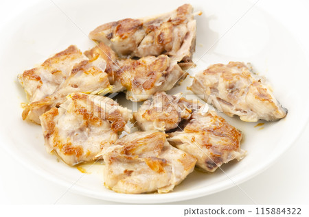 Grilled salted mahi-mahi head Grilled salted mahi-mahi head 115884322