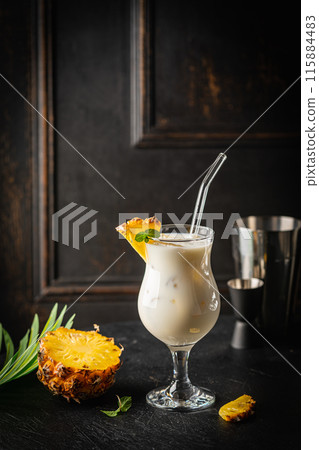 Pina Colada cocktail 115884483