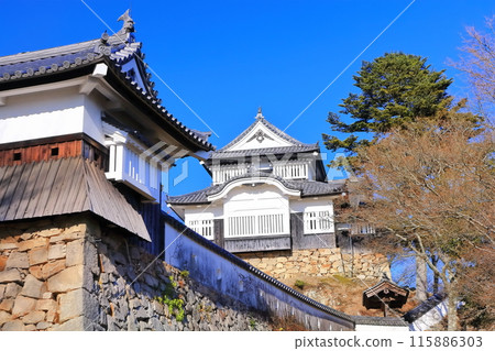 [岡山縣]備中松山城（現存天守閣） 115886303