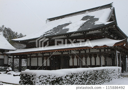 雪中的天寧寺（滋賀縣彥根市） 115886492