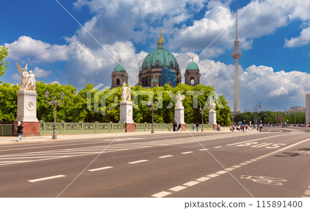 Dom Cathedral on Museum Island in Berlin on a sunny day. 115891400