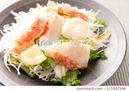 Delicious red snapper and scallop seafood salad 115892506