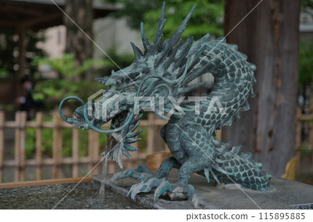 Chozuya at the shrine Chozuya Dragon Chozusha Dragon's mouth Temples and shrines Okunitama Shrine 115895885
