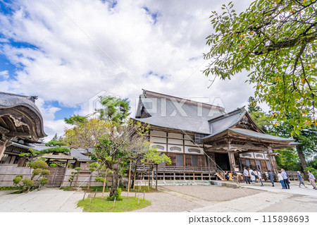 Chusonji Temple Main Hall - The central training center for the 17 temples within the temple. Most of the memorial services are held here. A special large temple. The head temple of the Tendai sect in the Tohoku region. 115898693