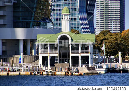 Japan's first floating sea terminal... "Pukarisanbashi" at "Yokohama Minatomirai Sea Station" 115899133
