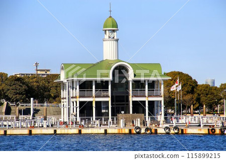 日本第一個海上浮動碼頭...「橫濱港未來海站」的[Pukari-san大橋] 115899215