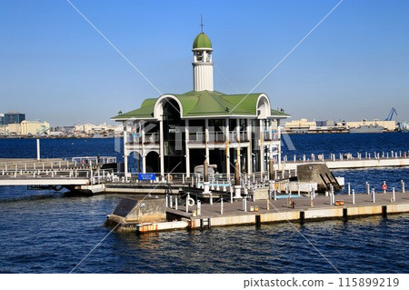 日本第一個海上浮動碼頭...「橫濱港未來海站」的[Pukari-san大橋] 115899219