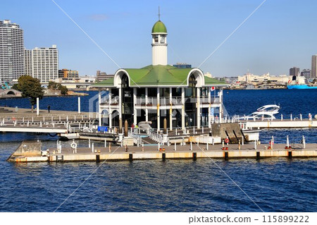 日本第一個海上浮動碼頭...「橫濱港未來海站」的[Pukari-san大橋] 115899222