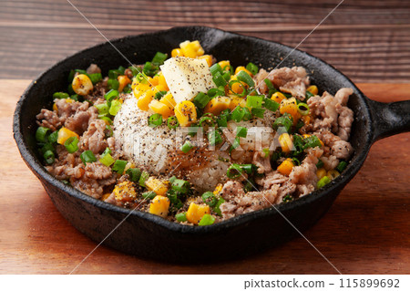 Pepper rice 115899692