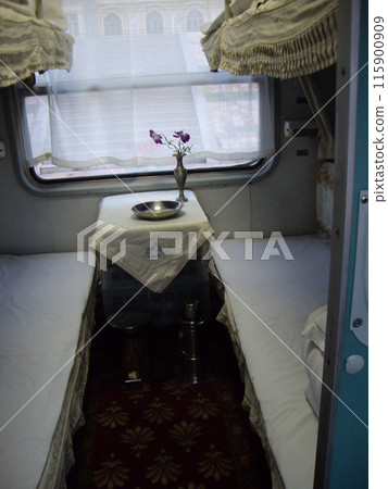 China sleeper train 115900909