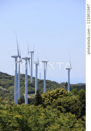 定岬半島的風車(瀨戶風之丘公園西側,眺望定岬風力發電廠) 定岬半島的風車(瀨戶風之丘公園西側,眺望定岬風力發電廠) 115901947