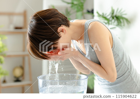 Women with facial cleansing Women with facial cleansing 115904622