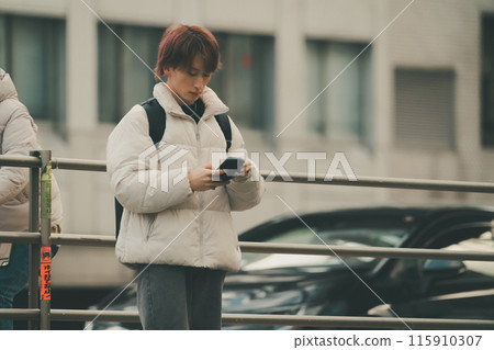 male, man, smartphone 115910307