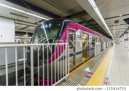 Waiting for departure, Shinjuku Station, Keio Line, Shinjuku bound, out-of-service train, Takahatafudo Station, Keio, 5000 series, Keio 5000 Waiting for departure, Shinjuku Station, Keio Line, Shinjuku bound, out-of-service train, Takahatafudo Station, Keio, 5000 series, Keio 5000 115914733