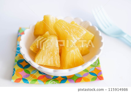 Cut Fruit: Ripe Pineapple Cut Fruit: Ripe Pineapple 115914986