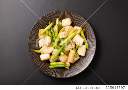 Asparagus and squid stir-fried with butter and soy sauce Asparagus and squid stir-fried with butter and soy sauce 115915597