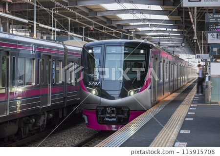 京王線,開往新宿的列車,高畠不動站,京王5000系列,京王線,開往新宿的列車,轉發列車 京王線,開往新宿的列車,高畠不動站,京王5000系列,京王線,開往新宿的列車,轉發列車 115915708